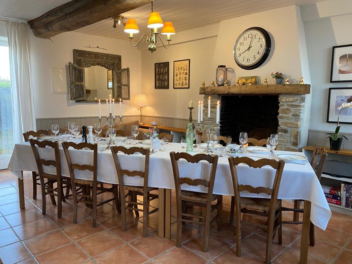 Entire Farm House Stay, La Gerouardiere Barenton Extérieur photo