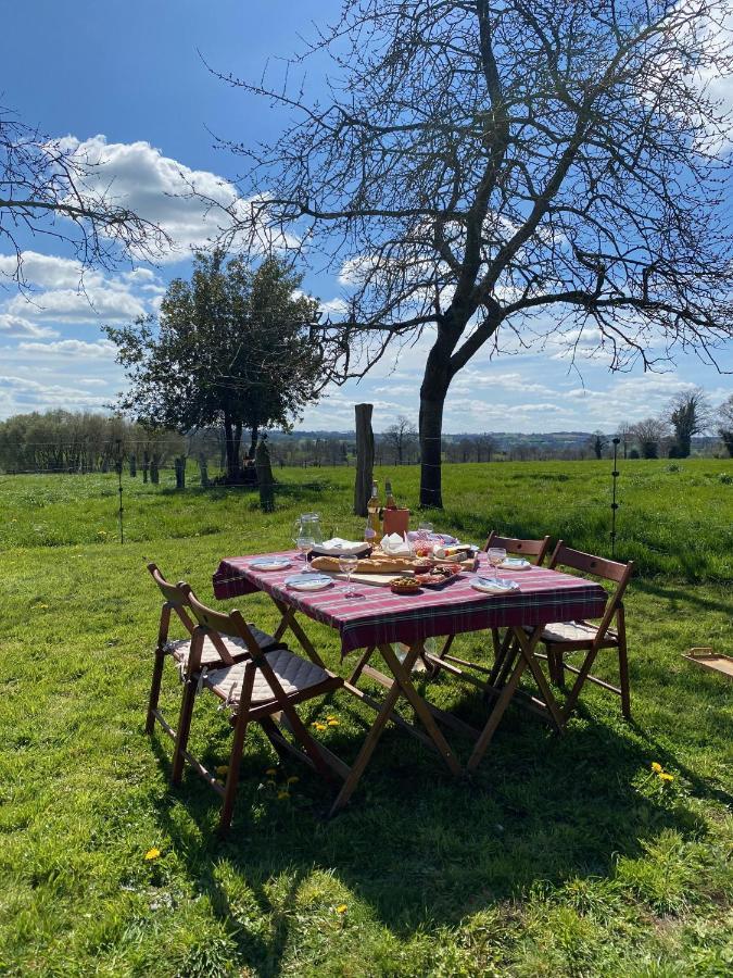 Entire Farm House Stay, La Gerouardiere Barenton Extérieur photo