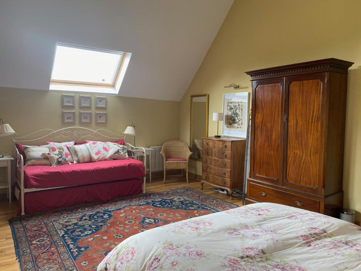 Entire Farm House Stay, La Gerouardiere Barenton Extérieur photo